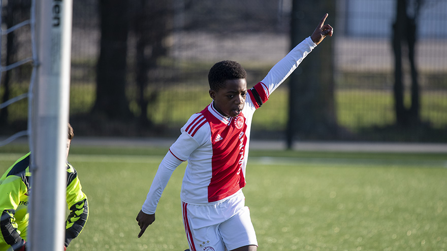 toekomst-alert-ruime-zege-in-klassieker-en-winst-voor-ajax-o19--17