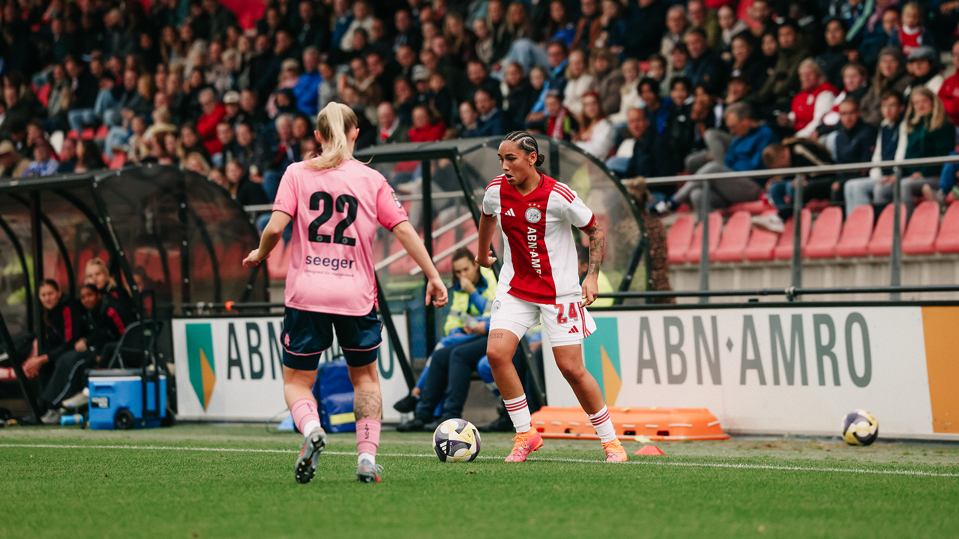 Ajax Vrouwen te sterk voor taai Excelsior