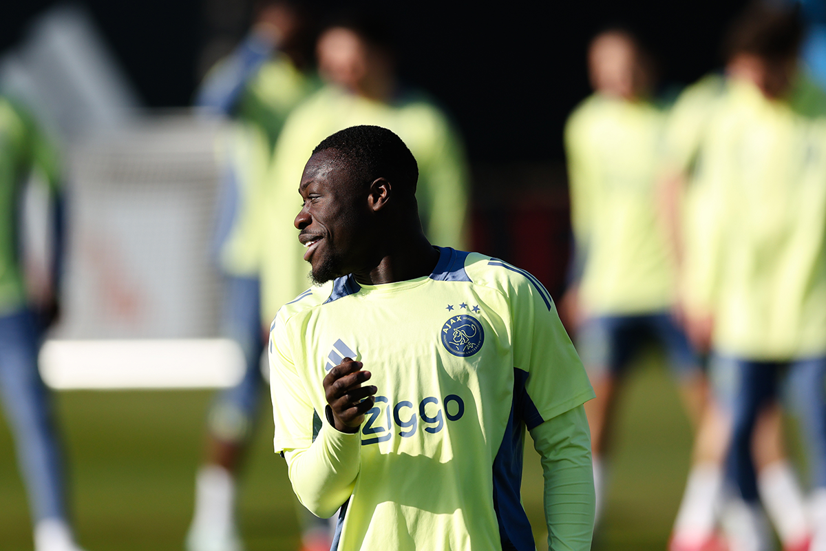 Training Ajax Frankfurt Brobbey