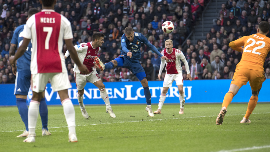 met-jari-als-talisman-wint-ajax-simpel-van-feyenoord-10