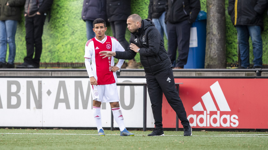 toekomst-alert-miraculeuze-comeback-ajax-o19--20