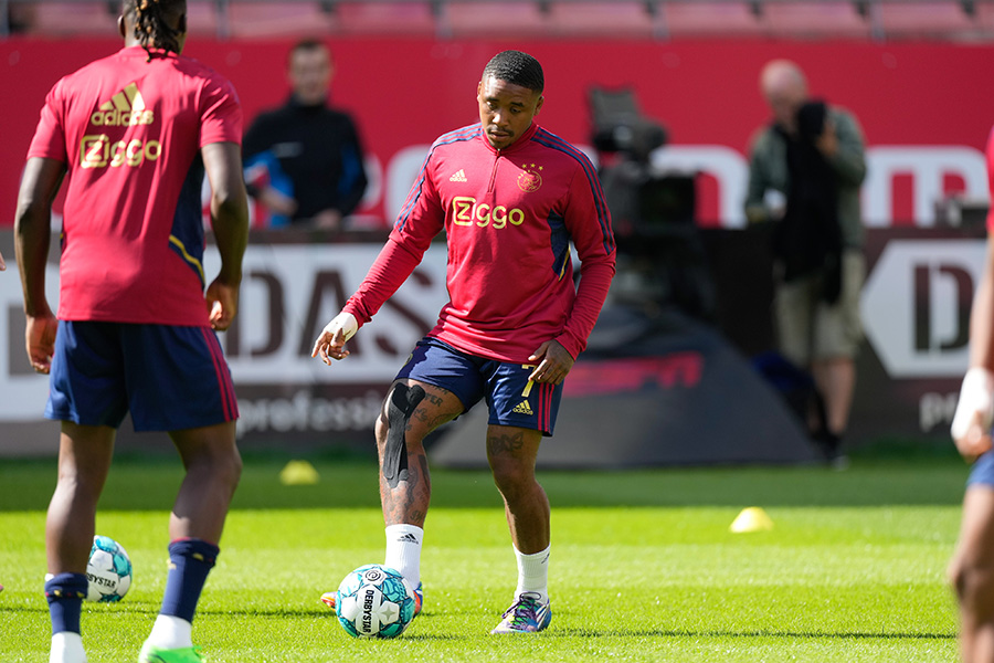 Warmingup Bergwijn 900