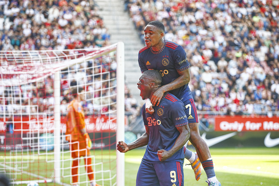 Bergwijn Brobbey PS 900