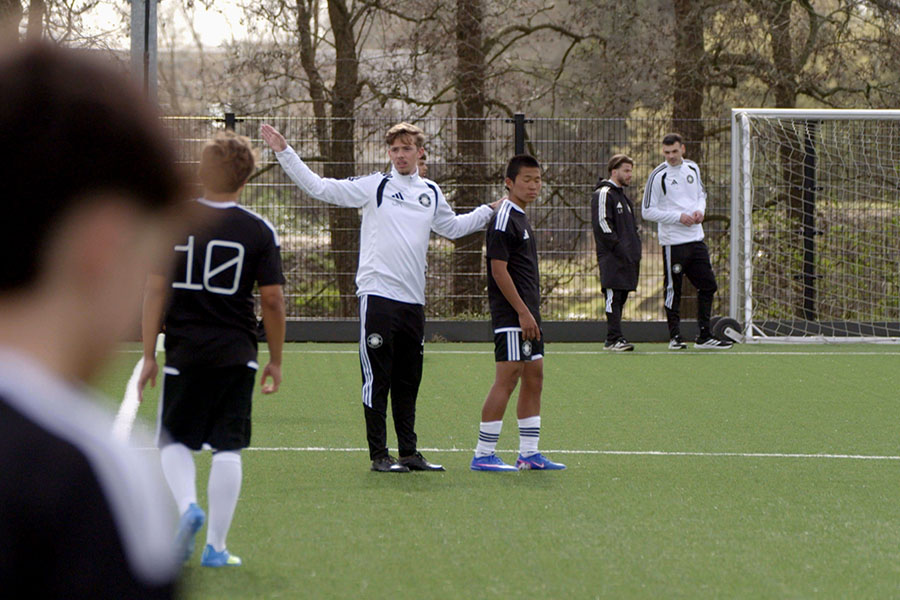 250330 Future United 900