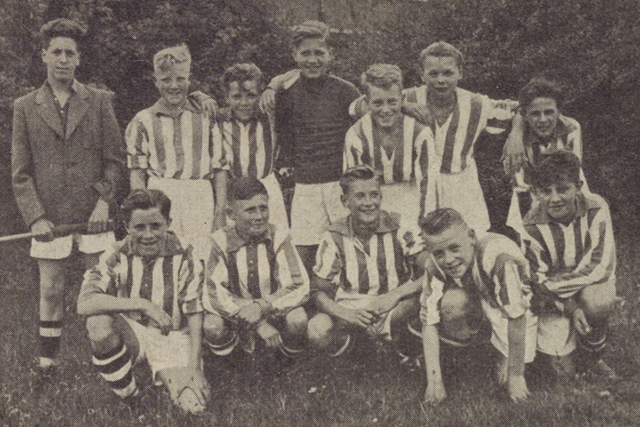 Sjaak 900 Swart 2E Van Links Gehurkt 1952 (003) 900