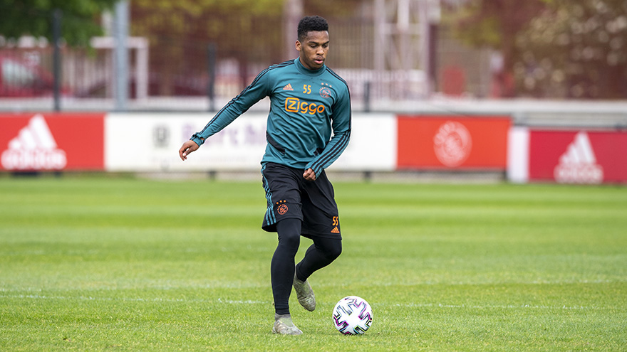 fotos-ajacieden-hervatten-training-in-drietallen-27