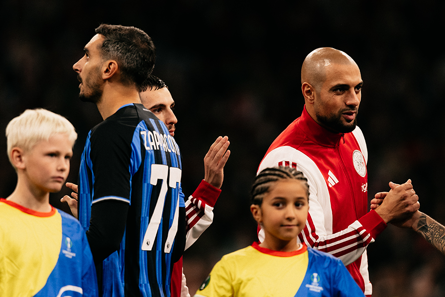 Ajaata Amrabat 900