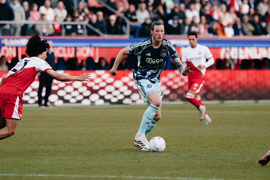 Weghorstaandebal Utrechtuit