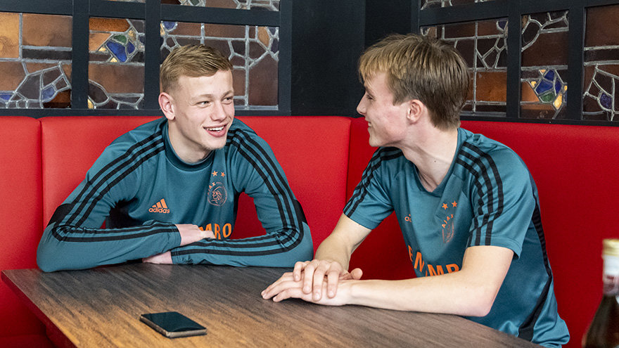 connection-de-waal-warmerdam-bespreken-alles-met-elkaar