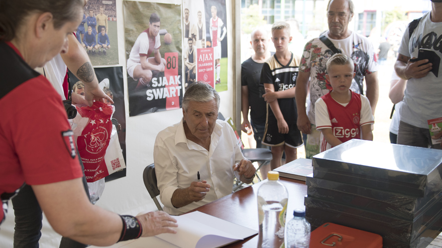 sjaak-swart-81-jaar-heb-jij-het-carriereboek-van-mister-ajax-al--5
