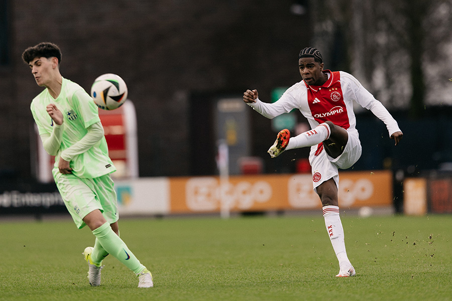Ajax O16 Barca 6