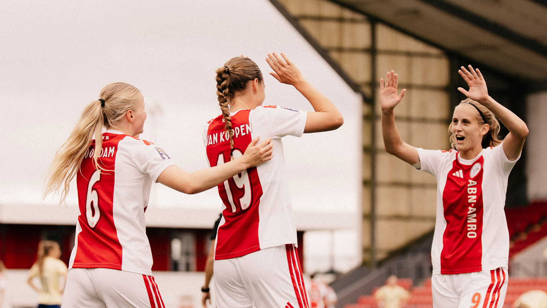 Highlights Ajax Vrouwen - Brøndby IF | Door naar finaleronde