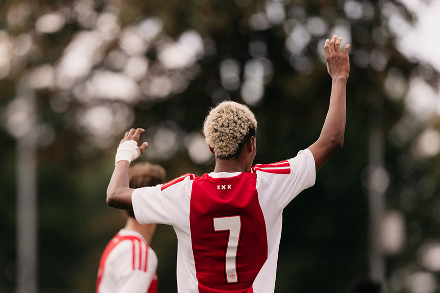 Ajax O17 2627 900
